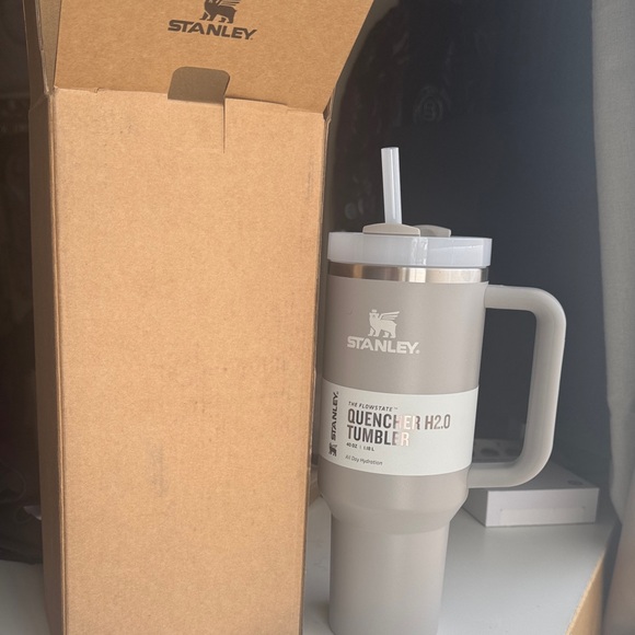 Stanley Other - Stanley Quencher H2.0 Tumbler in Ash with Straw, 40oz